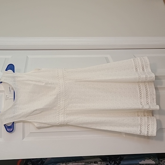 Calvin Klein.  White.  Eyelet  detail.  Lined.   Size 4p - Picture 1 of 5